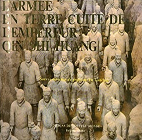 -- - L'Arme En Terre Cuite de l'empereur Oin Shi Huang.