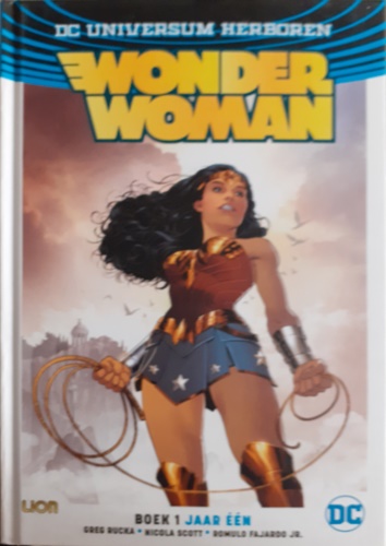 Rucka,Greg. Scott,Nicola. Evely,Bilquis. Sharp,Liam. - Boek 1 Jaar n. Wonder Woman. Dc Universum Herboren.