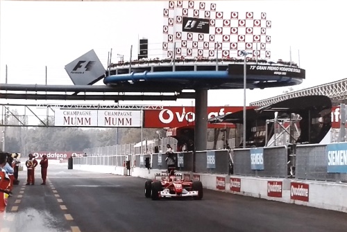  - Michael Schumacher Ferrari F1 2002. GP Monza 2002. Original Photo Paper. Questa fotografia fa parte di