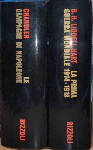 -- - Cofanetto editoriale contenente queste due opere storiche: 1) Liddell Hart,B.H. La prima