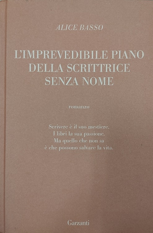 9788811688303-L'imprevedibile piano della scrittrice senza nome.