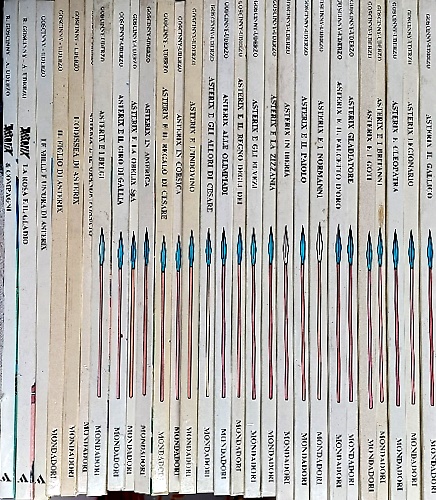 Asterix. Lotto di 28 Albi usciti su 37 che costituirebbe tutto l'uscito.